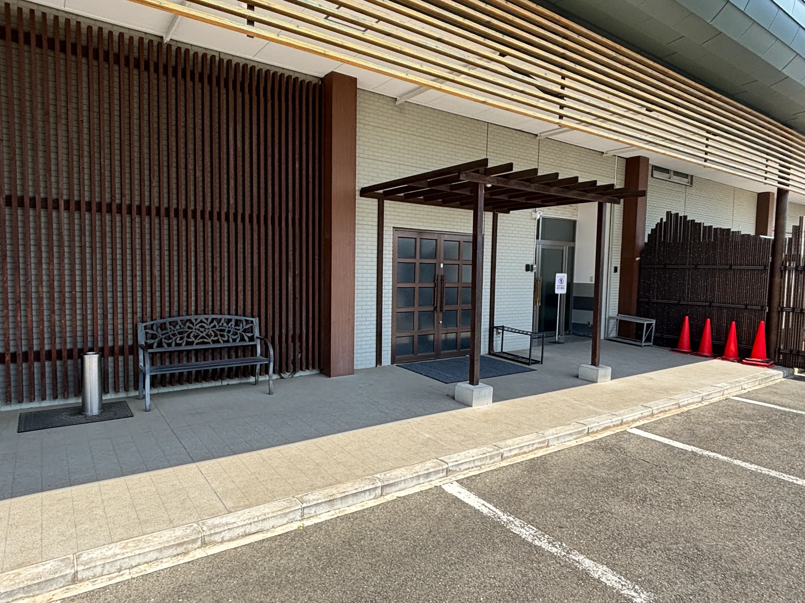 斎場紹介(やすらぎ都民斎場　客殿)